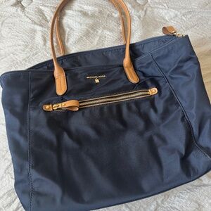 MICHAEL Michael Kors Kelsey Top-Zip Medium Tote Navy Blue